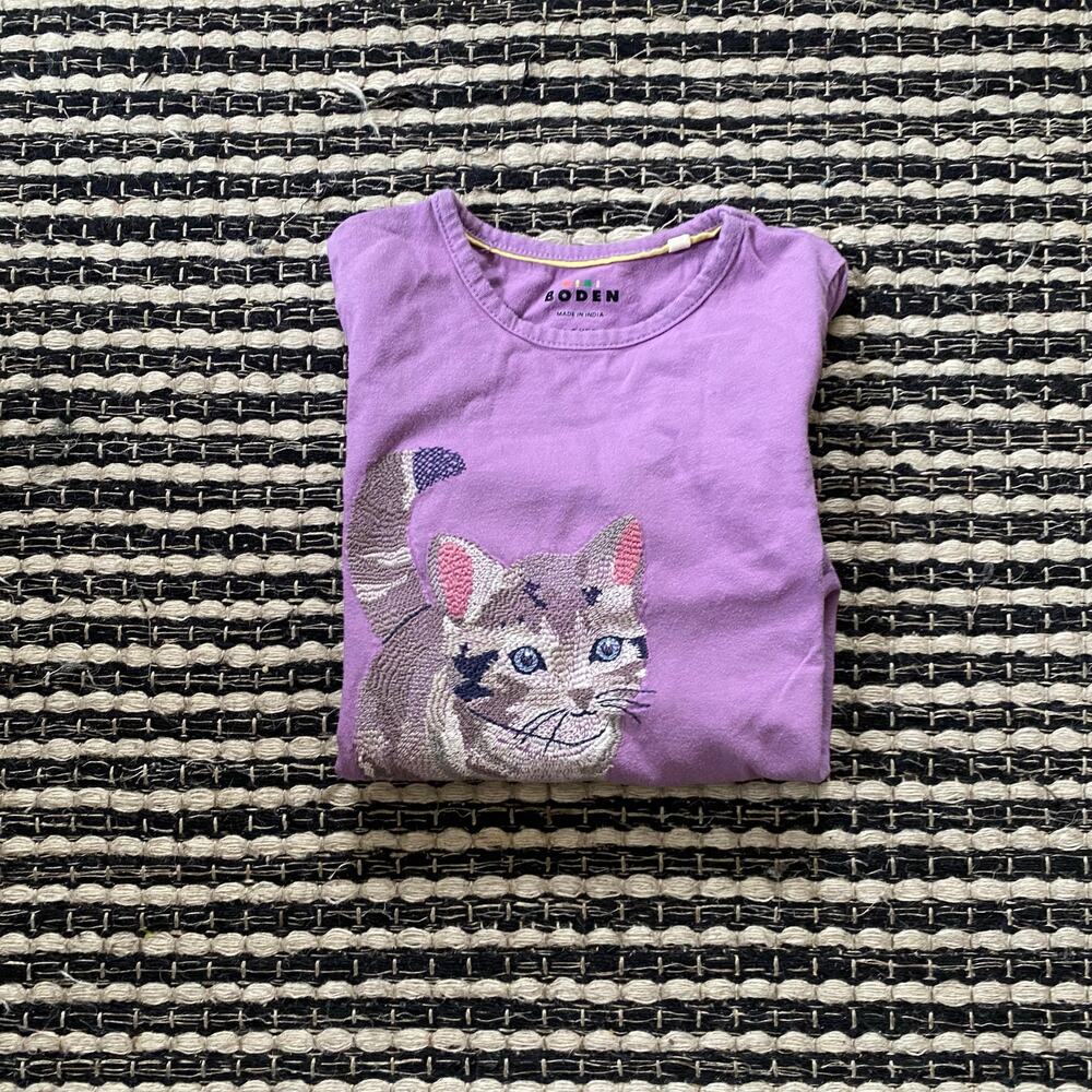 🌿Mini Boden Girls Long Sleeve Purple Gray Cat Graphic Shirt 4/5Y